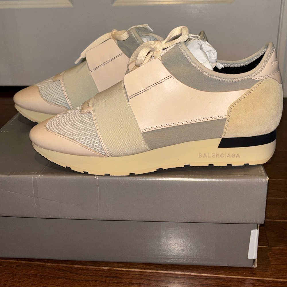 Balenciaga Women's Cream and Gray Sneakers